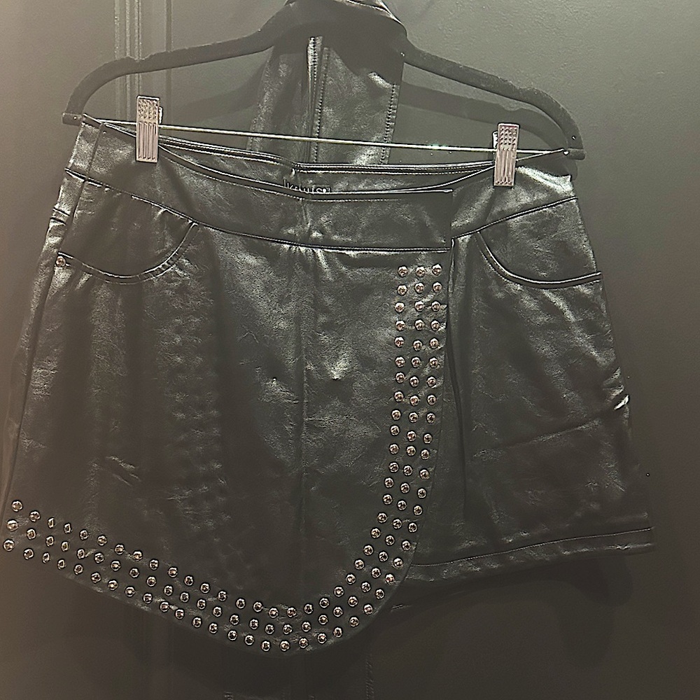 VENUS Black Leather Mini Skort with Studs - 12